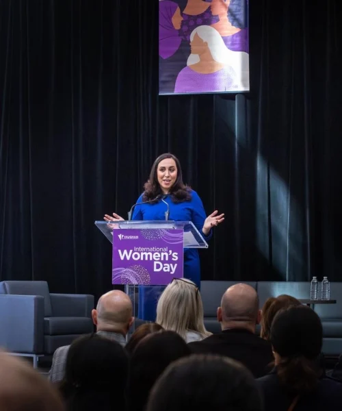 Suzanne Knight: Keynote & Workshop Speaker Leading Change